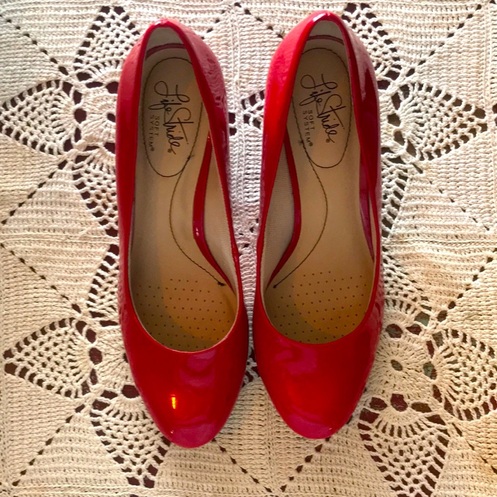 Women’s red Life Stride glossy heels